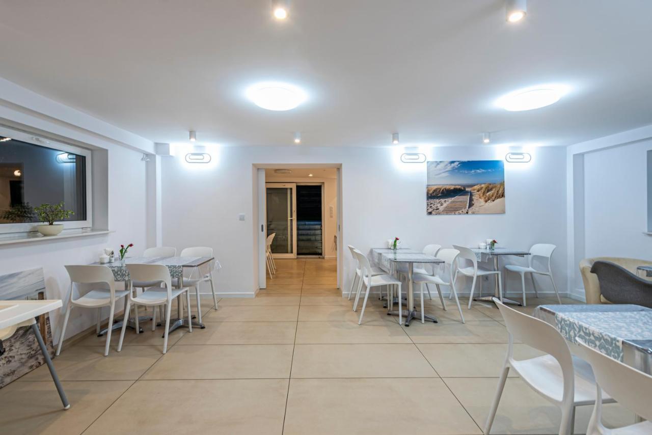 Bed and breakfast Albatros Happy 2*